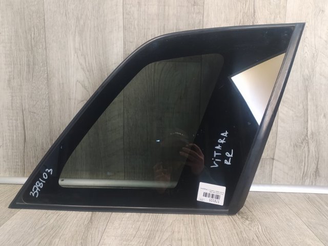 Стекло багажного отсека, правое 8456065J00 SUZUKI