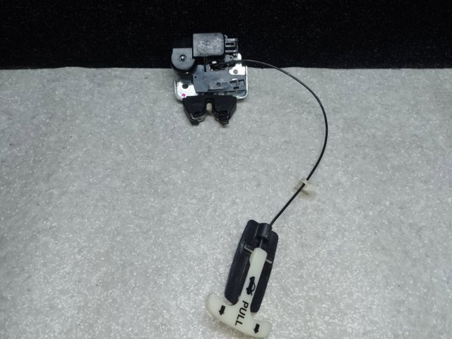 Замок крышки багажника 846303TA0A NISSAN