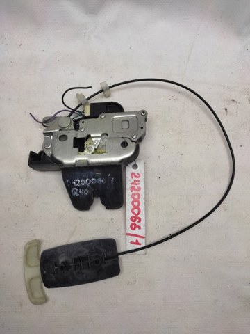 Замок пятой двери 84631JK600 NISSAN