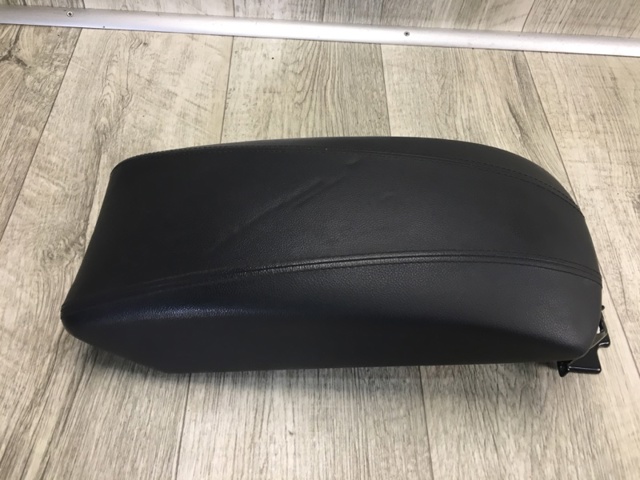 Крышка подлокотника 846603S100RY HYUNDAI