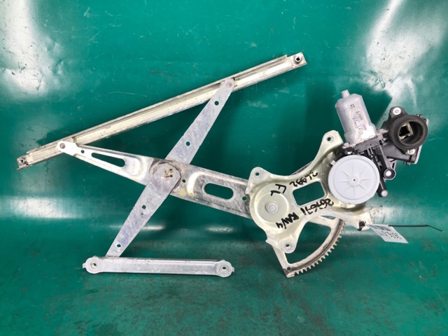 Мотор стеклоподъемника двери передней, левой 8572042090 TOYOTA