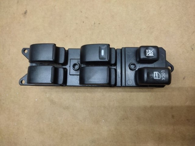 Кнопки переднего левого стекло подъемника 8608A068 MITSUBISHI