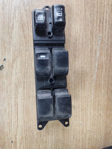 Кнопки переднего левого стекло подъёмника 8608A187 MITSUBISHI
