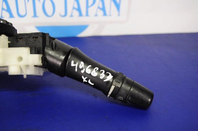 Правый подрулевой переключатель  8612A015 MITSUBISHI