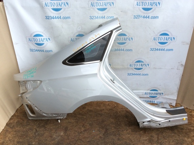 HYUNDAI 87820C2000 Стекло кузова (багажного отсека) правое в наличии Винница