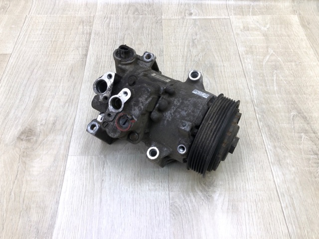 Компрессор кондиционера 8831002710 TOYOTA