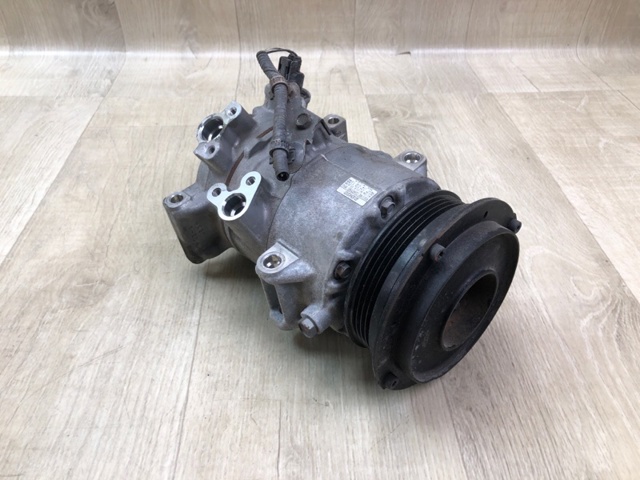 Насос кондиционера 8831006390 TOYOTA