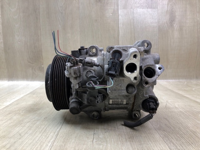 Компрессор климатической установки 8832006190 TOYOTA