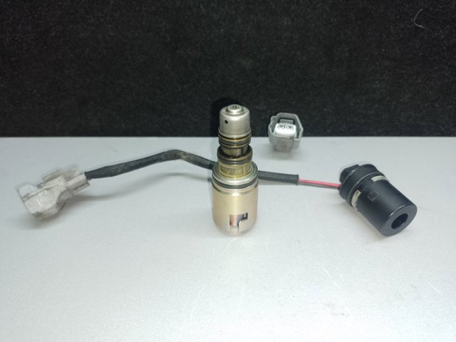 Компрессор климатической установки 8832050101 TOYOTA