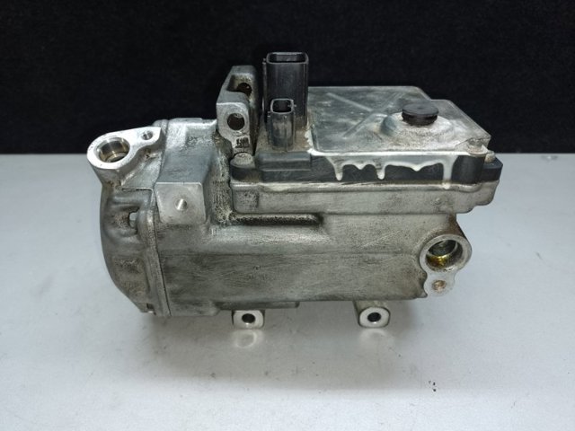 Компрессор кондиционера 8837030021 TOYOTA