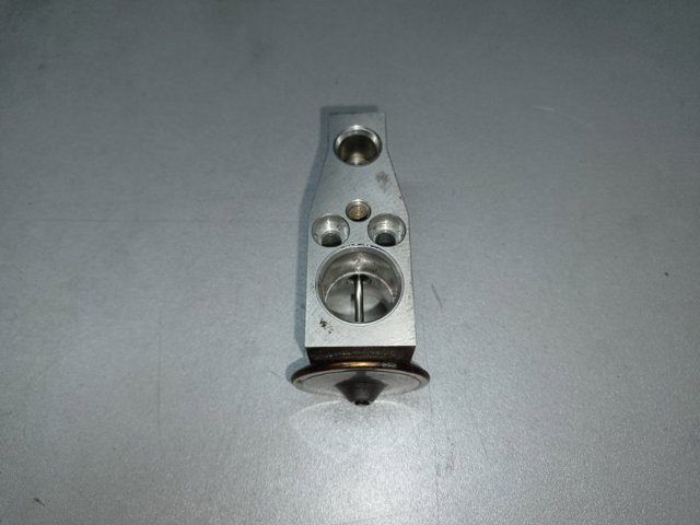 TOYOTA 8851502530 Клапан TRV кондиционера в наличии Житомир
