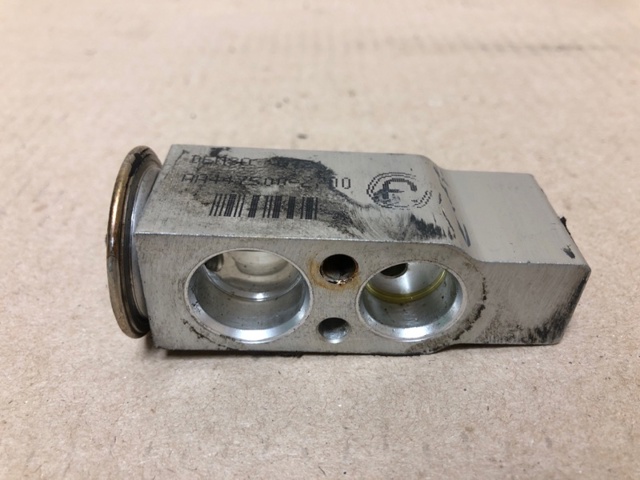 TOYOTA 8851507040 Клапан TRV кондиционера в наличии Украина