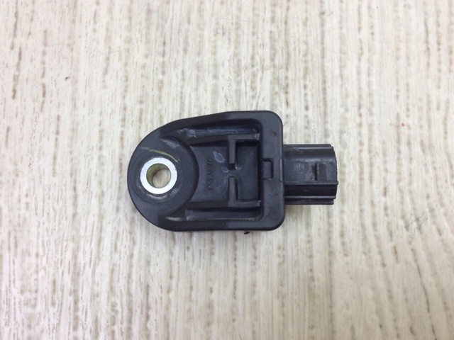 Датчик Эйрбэг передний 891730R010 TOYOTA