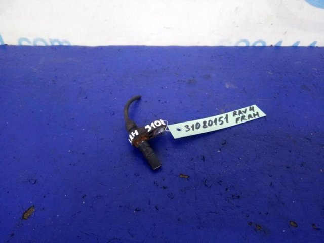 Передний правый датчик АБС 8954242050 TOYOTA