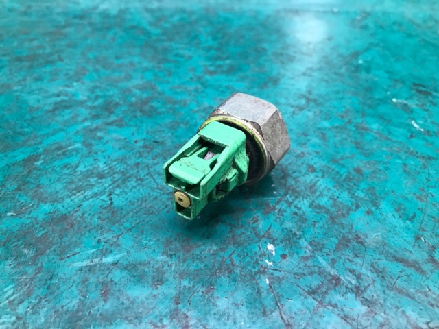 Датчик детонации 8961512090 TOYOTA