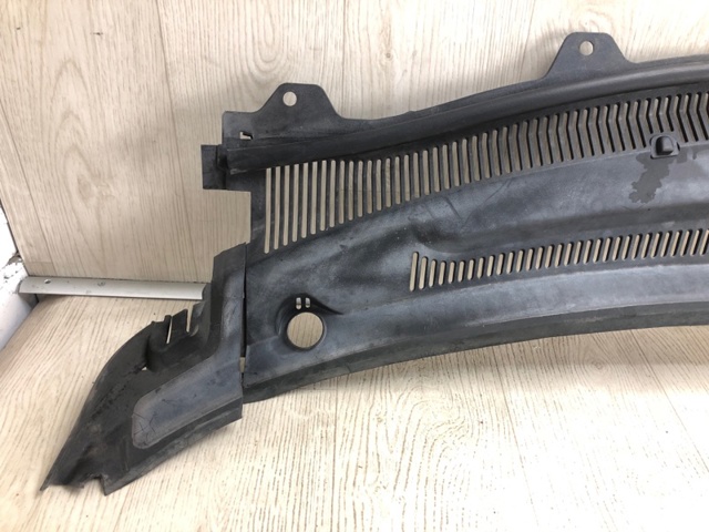 FORD 8A8Z74022A68A Водосток лобового стекла, жабо в наличии Одесса