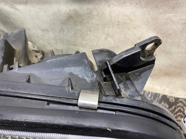 8BT251030 MAZDA Правая фара купить в Ирпень