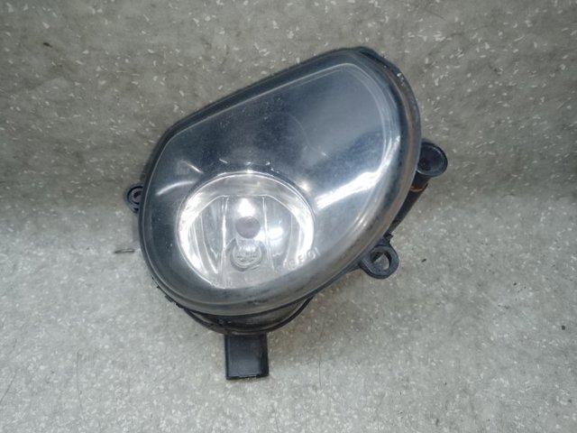 Фара противотуманная, правая 8P0941700A VAG