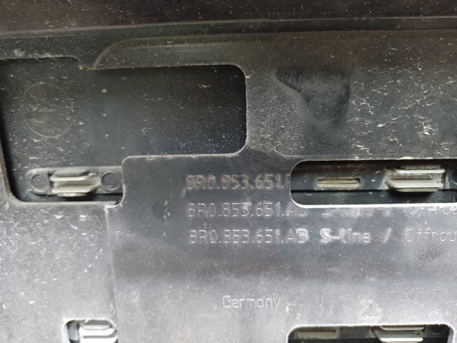 8R0853651AFT94 VAG Решетка радиатора купить в Харьков