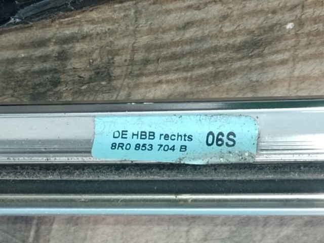 VAG 8R0853704B2ZZ Молдинг крыши правый в наличии Житомир