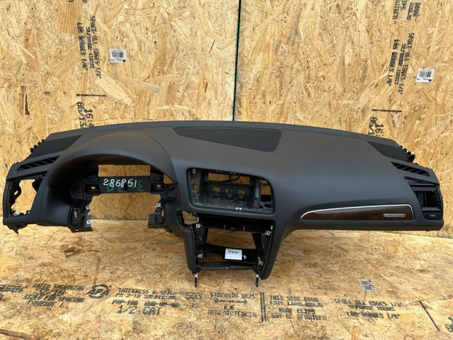 Передняя панель 8R1857003G VAG
