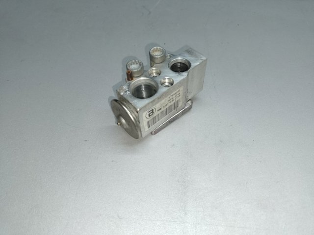 Клапан расширительный 8T0820679A VAG