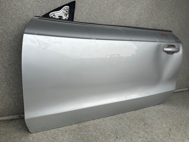 VAG 8T0831051C Дверь передняя левая в наличии Одесса