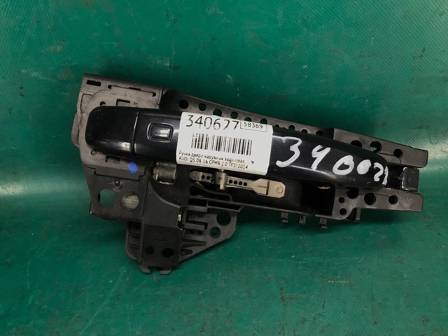 Держатель наружной ручки двери, задней правой 8T0837886B VAG