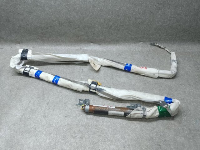 Шторка боковая правая 8T0880742A VAG