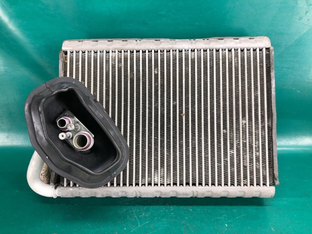 Испаритель кондиционера 8T1898191A VAG