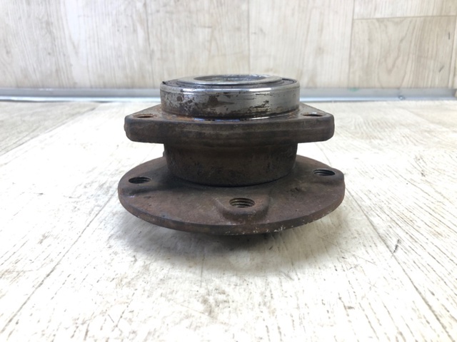 Ступица переднего колеса 8V0598625 VAG