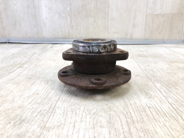 Ступица переднего колеса 8V0598625B VAG