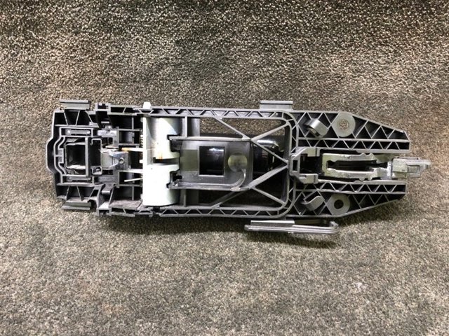 VAG 8V0837205AGRU Ручка двери левой наружная передняя/задняя в наличии Одесса