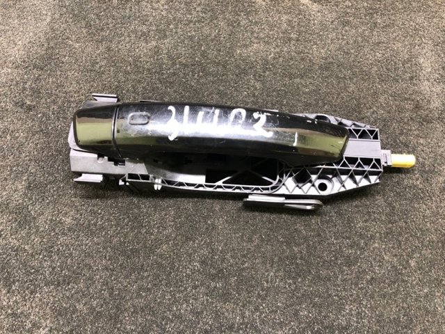 Ручка правой передней двери 8V0837206AGRU VAG