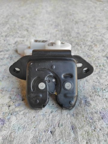 NISSAN 905025DA0C Замок багажника в наличии Ужгород