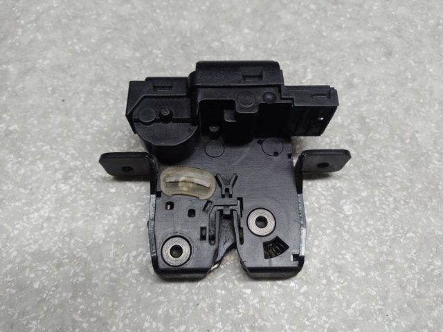 Замок двери багажника 90502ED00C NISSAN