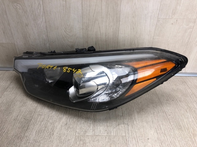 92101A7200 HYUNDAI Фара левая купить в Киев