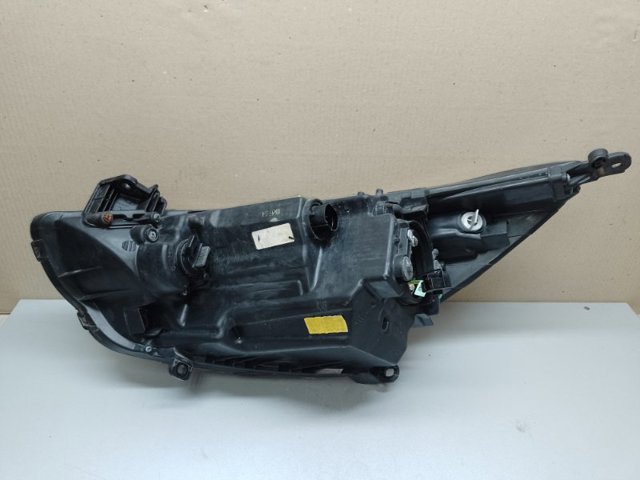 921021R710 HYUNDAI Правая фара купить в Винница