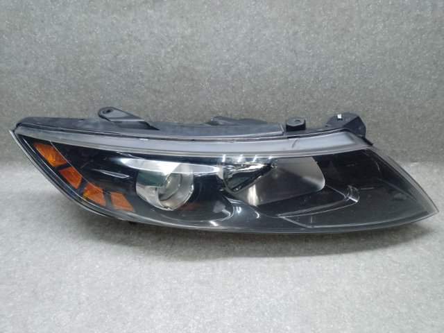 Вставка фары правой 921022T141 HYUNDAI