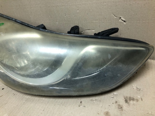 HYUNDAI 921023Y000 Фара правая в наличии Сумы