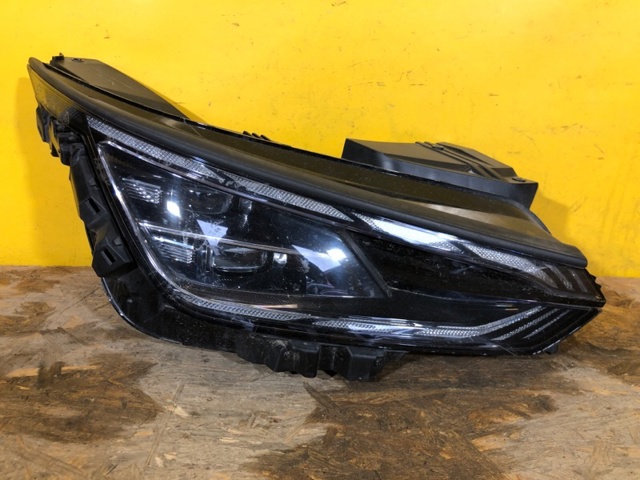 Вставка фары правой 92102CV110 HYUNDAI