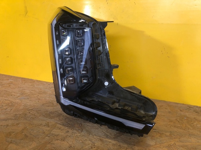 92102DO130 HYUNDAI Правая фара купить в Черкассы