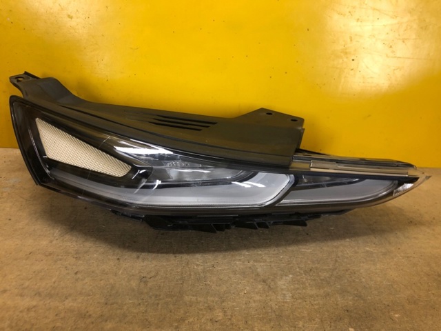 92208S1000 HYUNDAI Фара дневного света правая купить в Ирпень