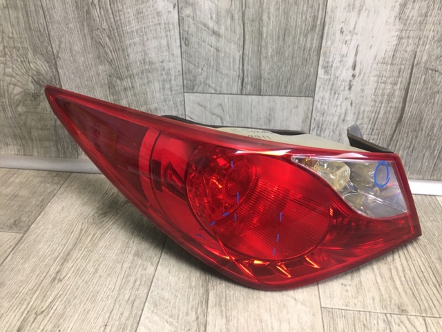 Задняя левая фара 924013Q000 HYUNDAI