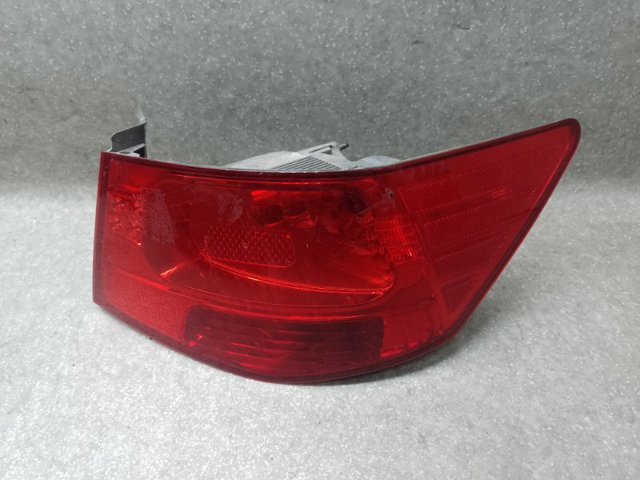 Фонарь задний правый, внешний 924021M010 HYUNDAI