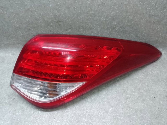 Фара задняя правая внешняя 924023Z300 HYUNDAI