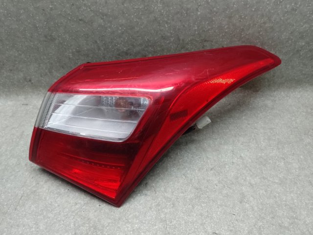 Фонарь задний правый, внешний 92402A50 HYUNDAI