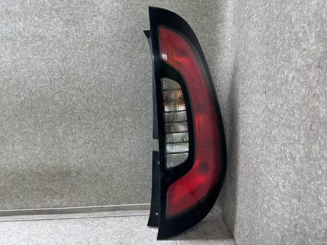 Фонарь задний правый 92402B2010 HYUNDAI