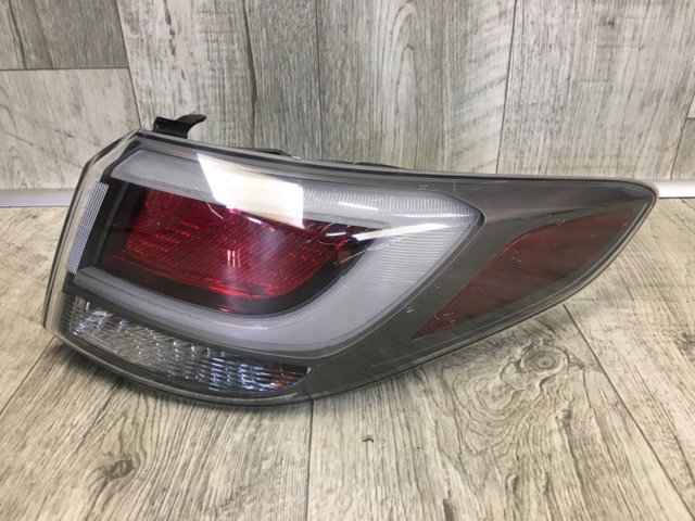 Фонарь задний правый, внешний 92402E6120 HYUNDAI