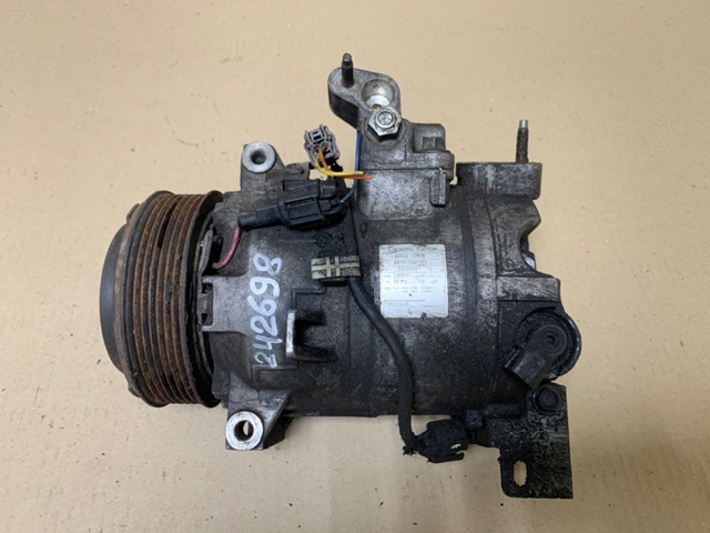 Компрессор климатической установки 926001CB0B NISSAN
